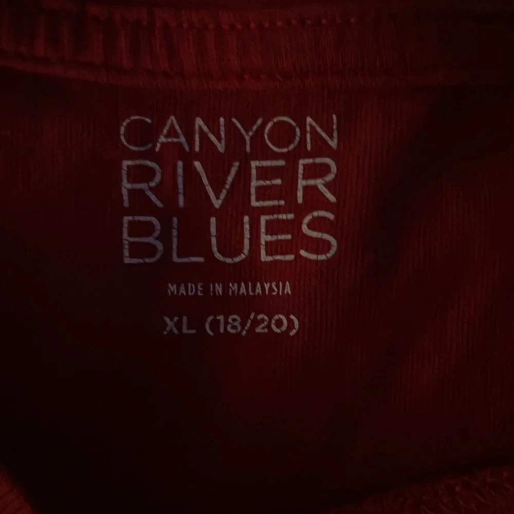 Xl but fits large well, red t shirt - Picture 3 of 3